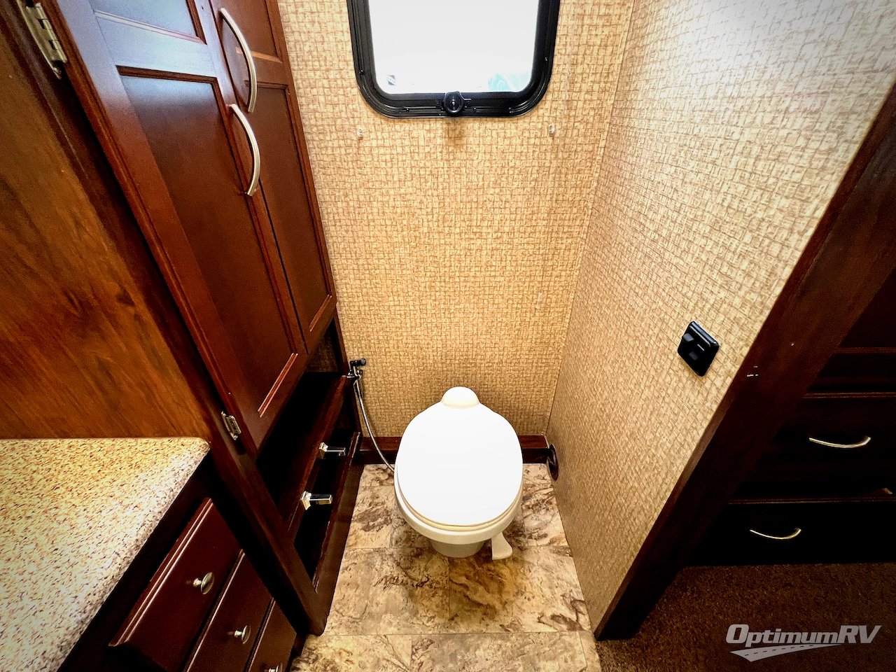 2016 Coachmen Mirada 35LS Photo 28