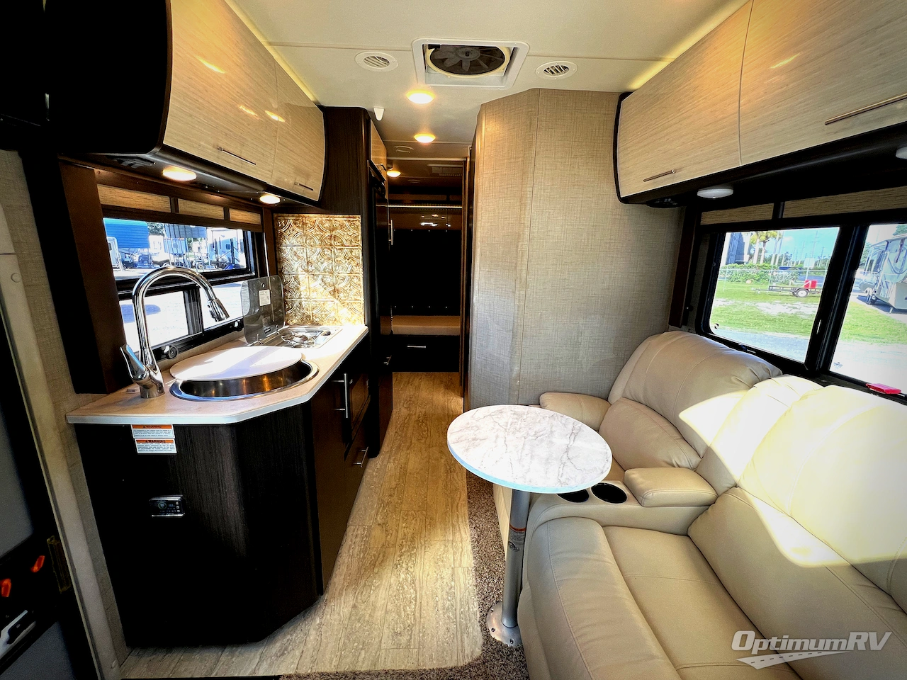 2017 Thor Compass 23TR Photo 5