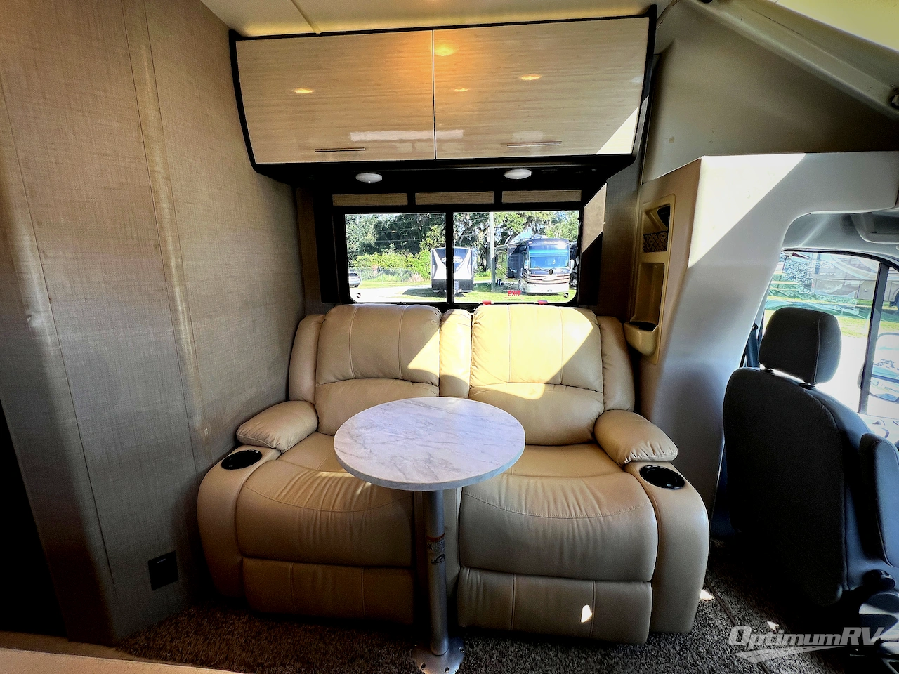 2017 Thor Compass 23TR Photo 10