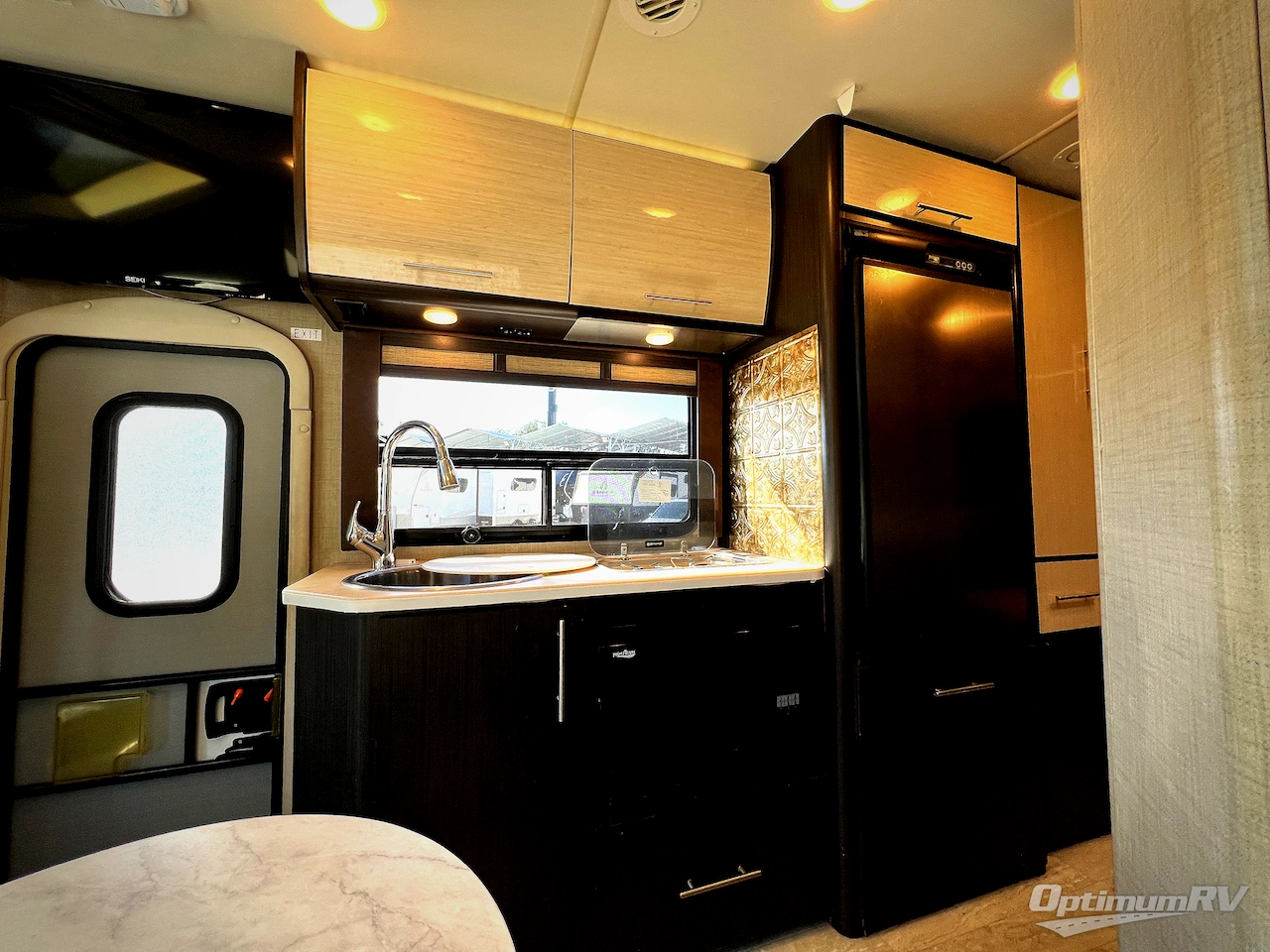 2017 Thor Compass 23TR Photo 12