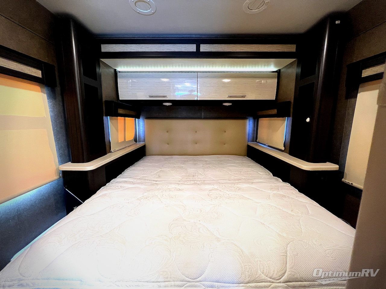 2017 Thor Compass 23TR Photo 17