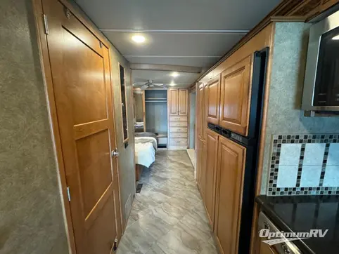 2016 Winnebago Adventurer 35P RV Photo 4