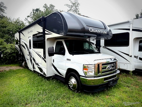 Used 2023 Thor Quantum LF31 Featured Photo
