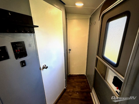 2016 Forest River Salem Hemisphere Lite 272RL RV Photo 2