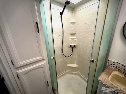 2016 Forest River Salem Hemisphere Lite 272RL RV Photo 3