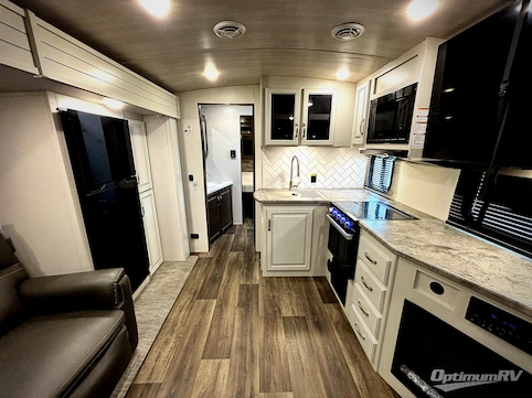 2023 Keystone Cougar Half-Ton 25RDS RV Photo 2