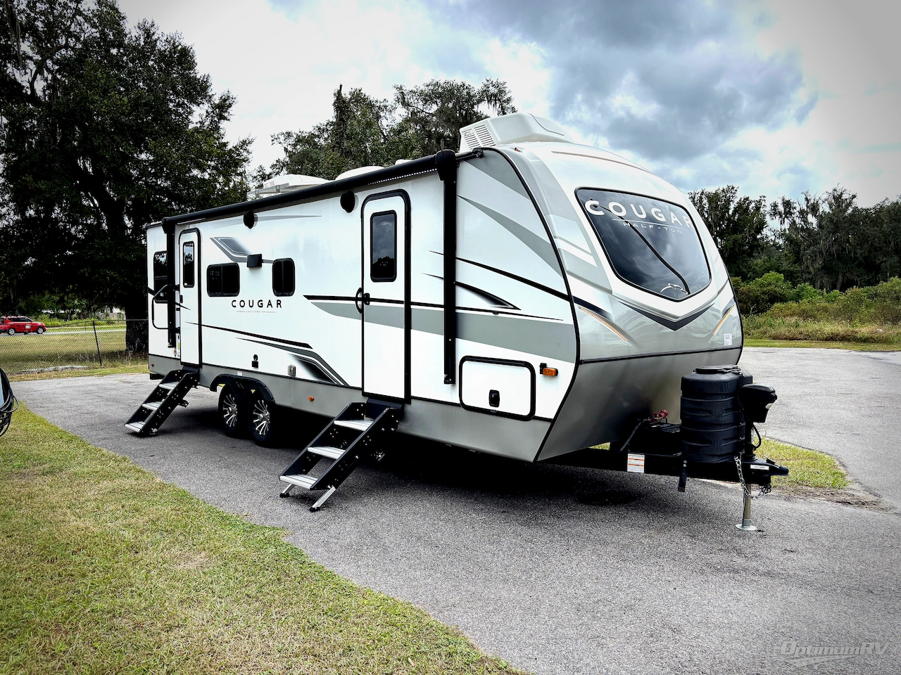 2023 Keystone Cougar Half-Ton 25RDS Photo 1