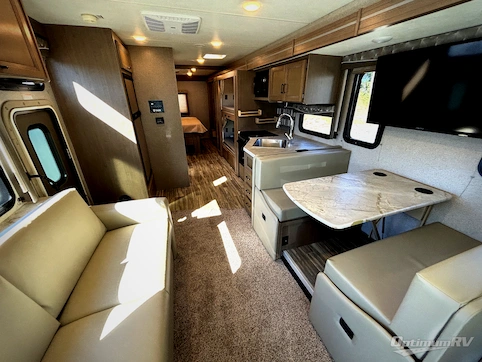 2020 Thor ACE 32.3 RV Photo 2