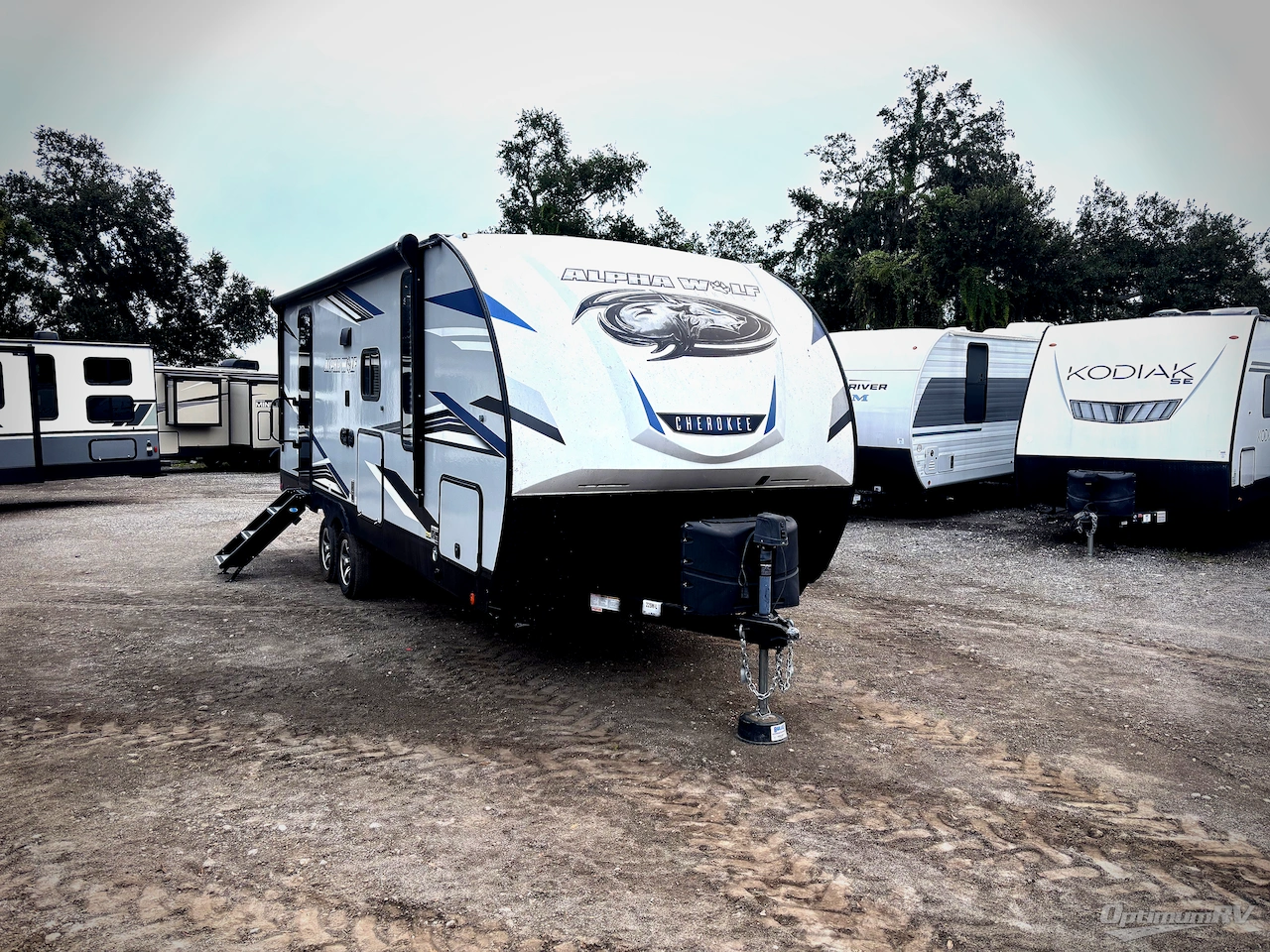 2021 Forest River Cherokee Alpha Wolf 22SWL Photo 1