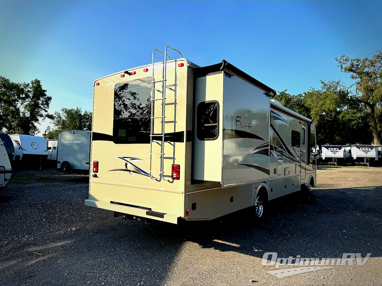 2016 Fleetwood Flair 31B Photo 3