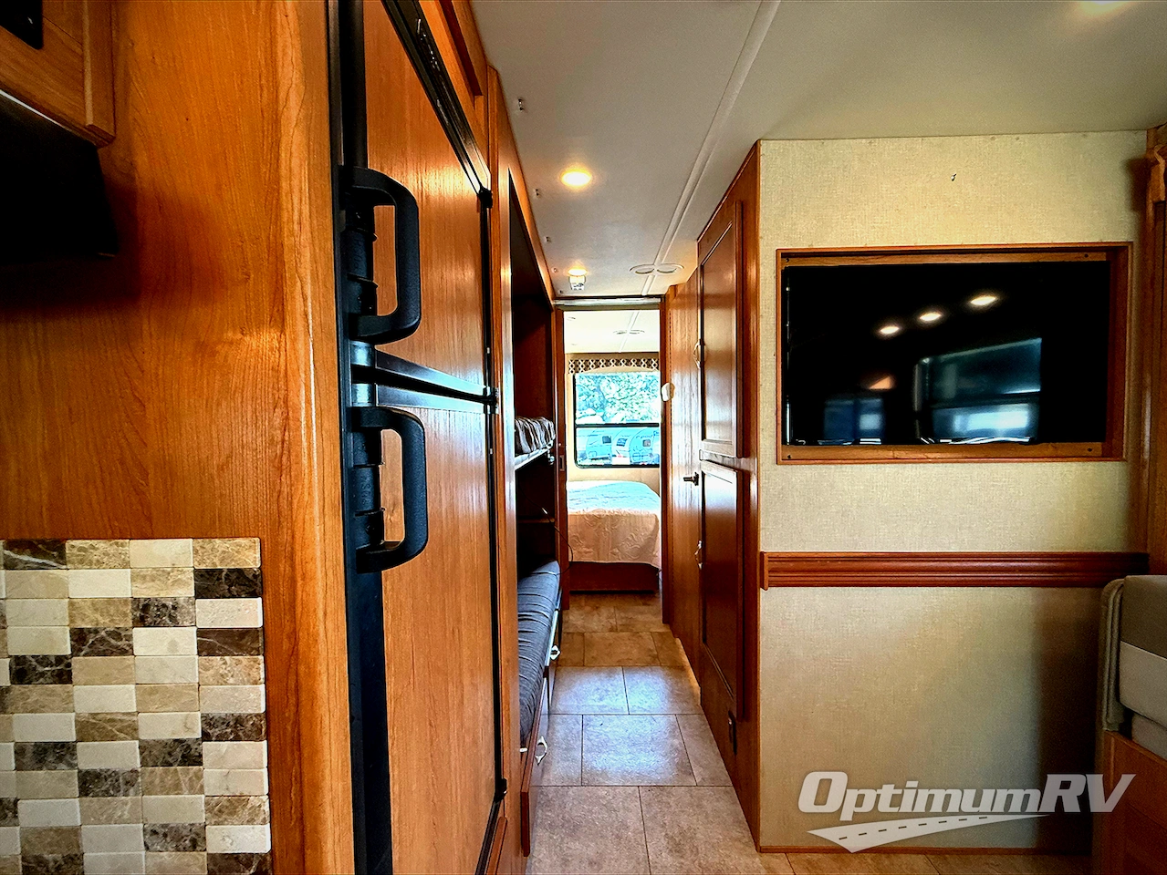 2016 Fleetwood Flair 31B Photo 13