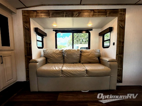 2021 Heartland Bighorn Traveler 34FL RV Photo 3