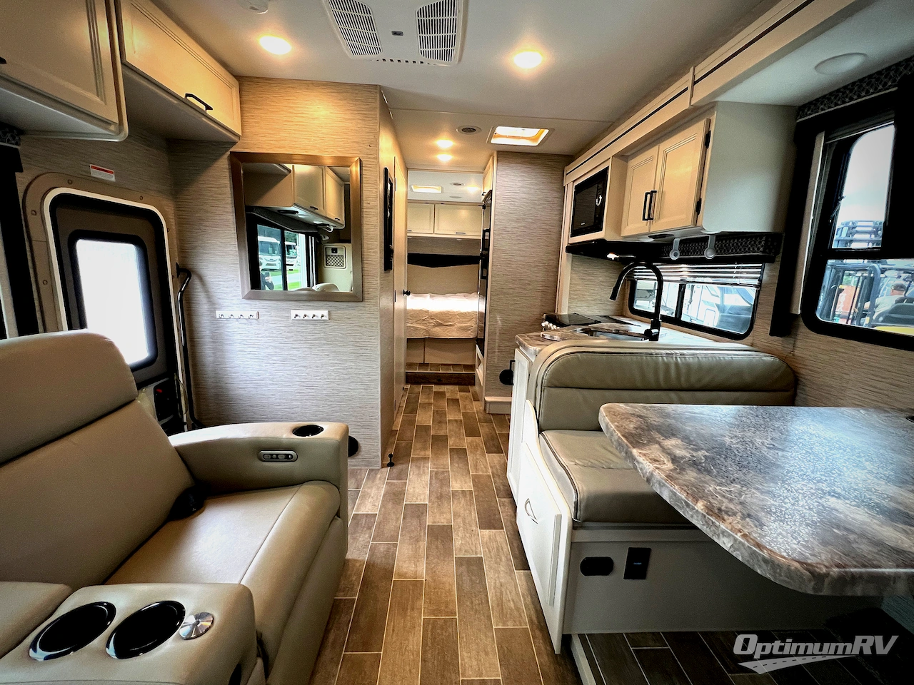 2022 Thor Four Winds 28Z Photo 4