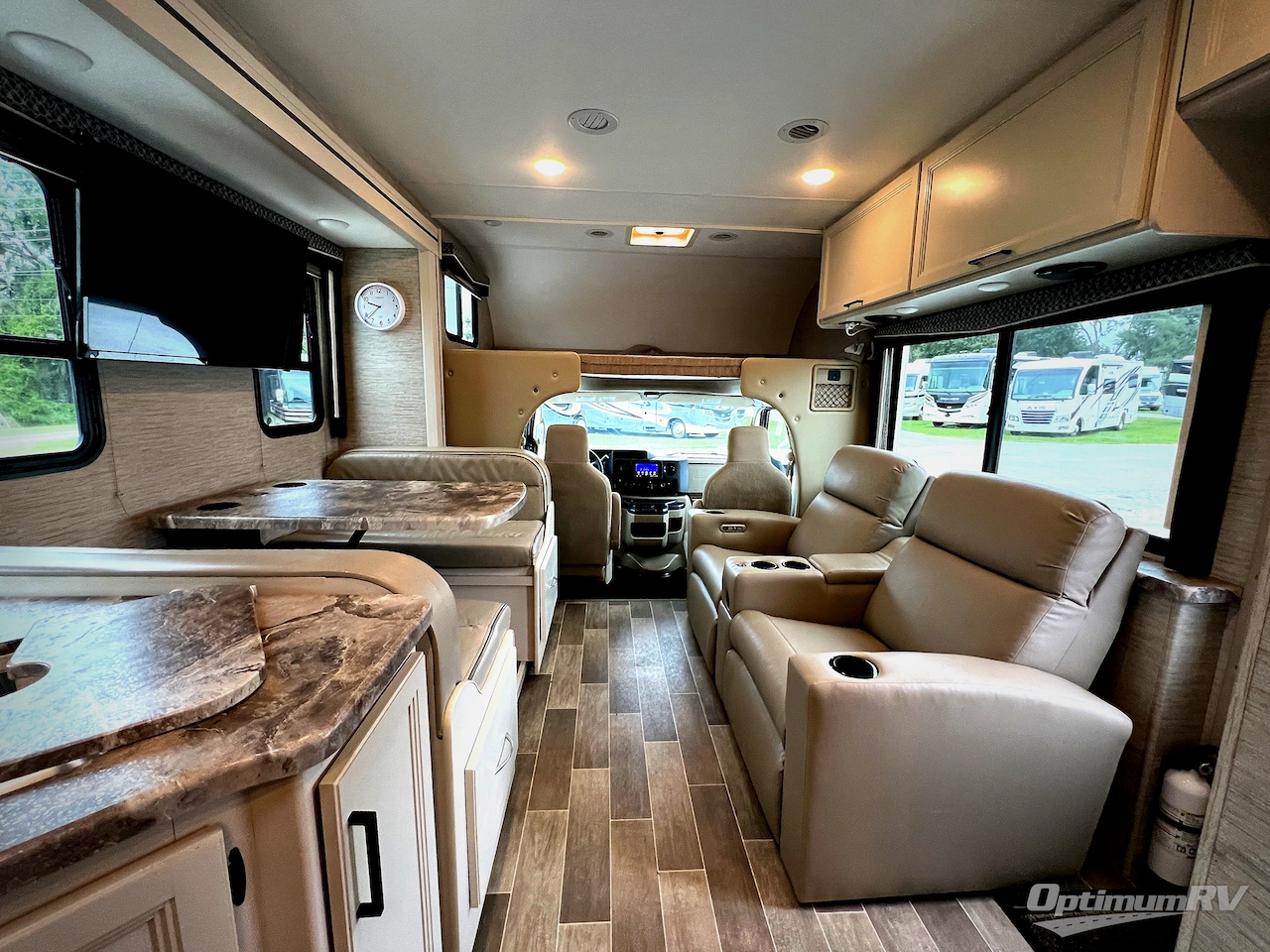 2022 Thor Four Winds 28Z Photo 5