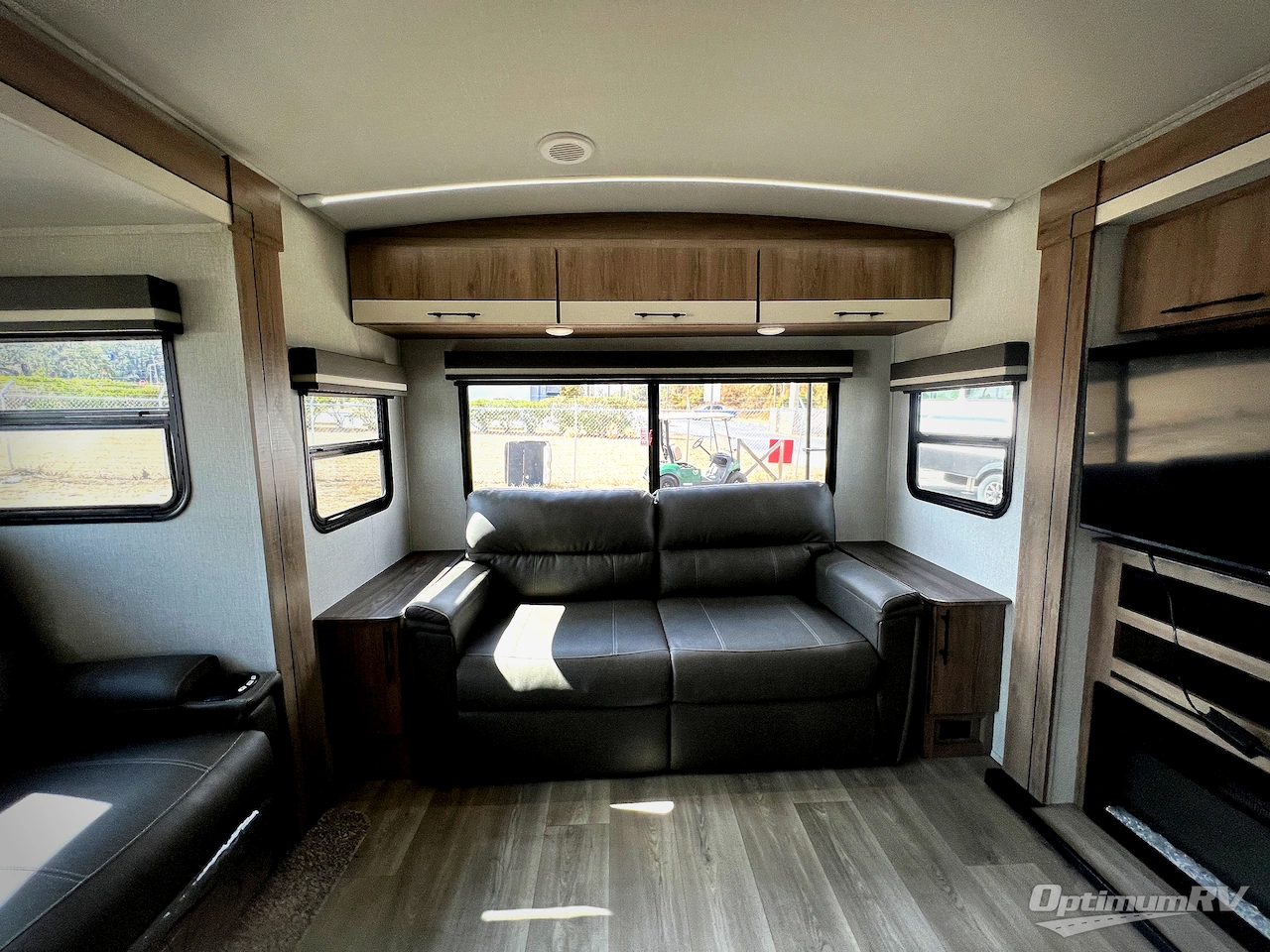 2024 Grand Design Imagine 2970RL Photo 6