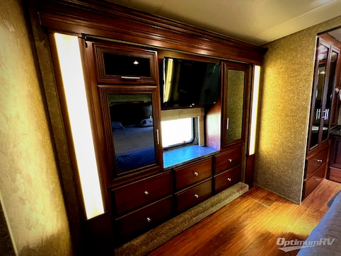 2016 Newmar Canyon Star 3953 RV Photo 4