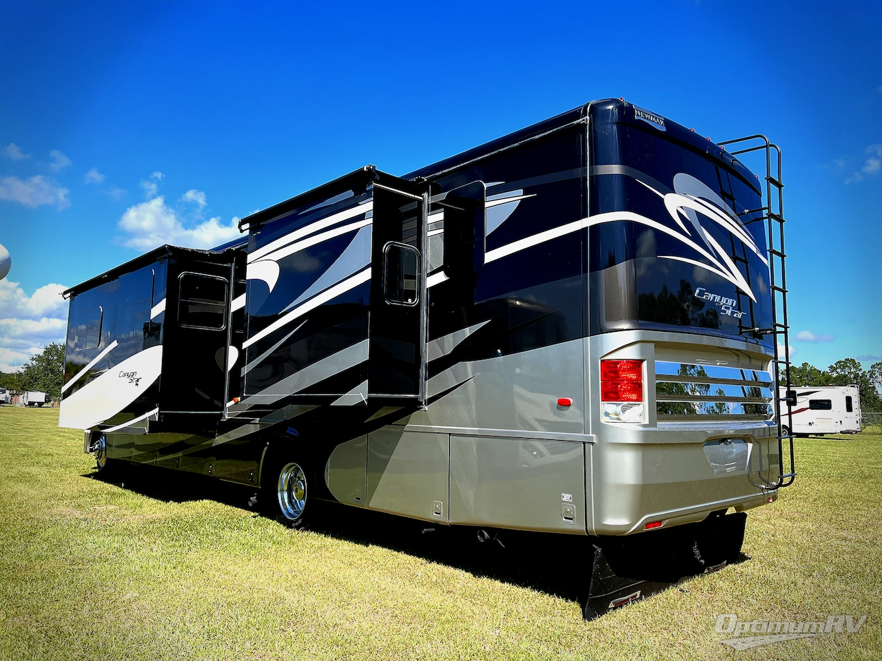 2016 Newmar Canyon Star 3953 Photo 2