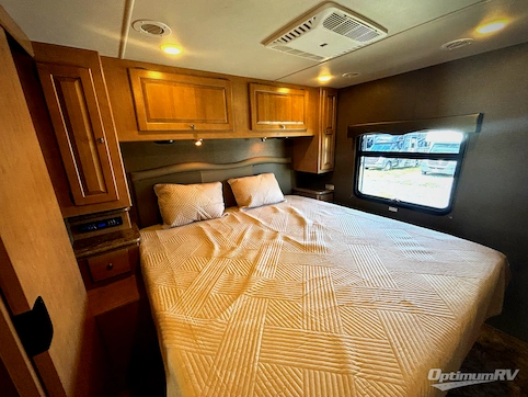 2016 Thor Windsport 34F RV Photo 2