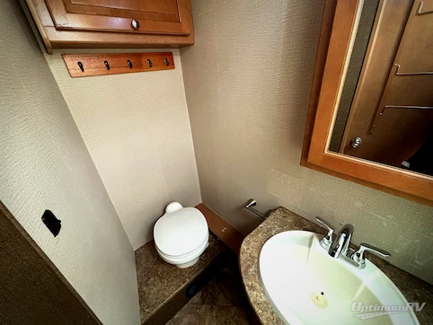 2016 Thor Windsport 34F RV Photo 3