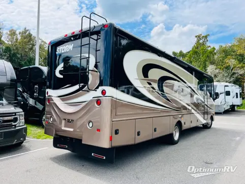 2017 Fleetwood Storm 32A RV Photo 2