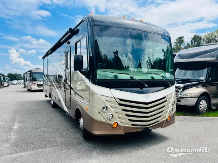 2017 Fleetwood Storm 32A RV Photo 1