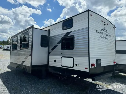 2022 East To West Della Terra 271BH RV Photo 2