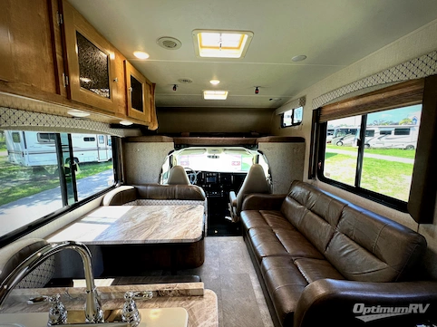 2020 Coachmen Leprechaun 270QB Chevy 4500 RV Photo 2