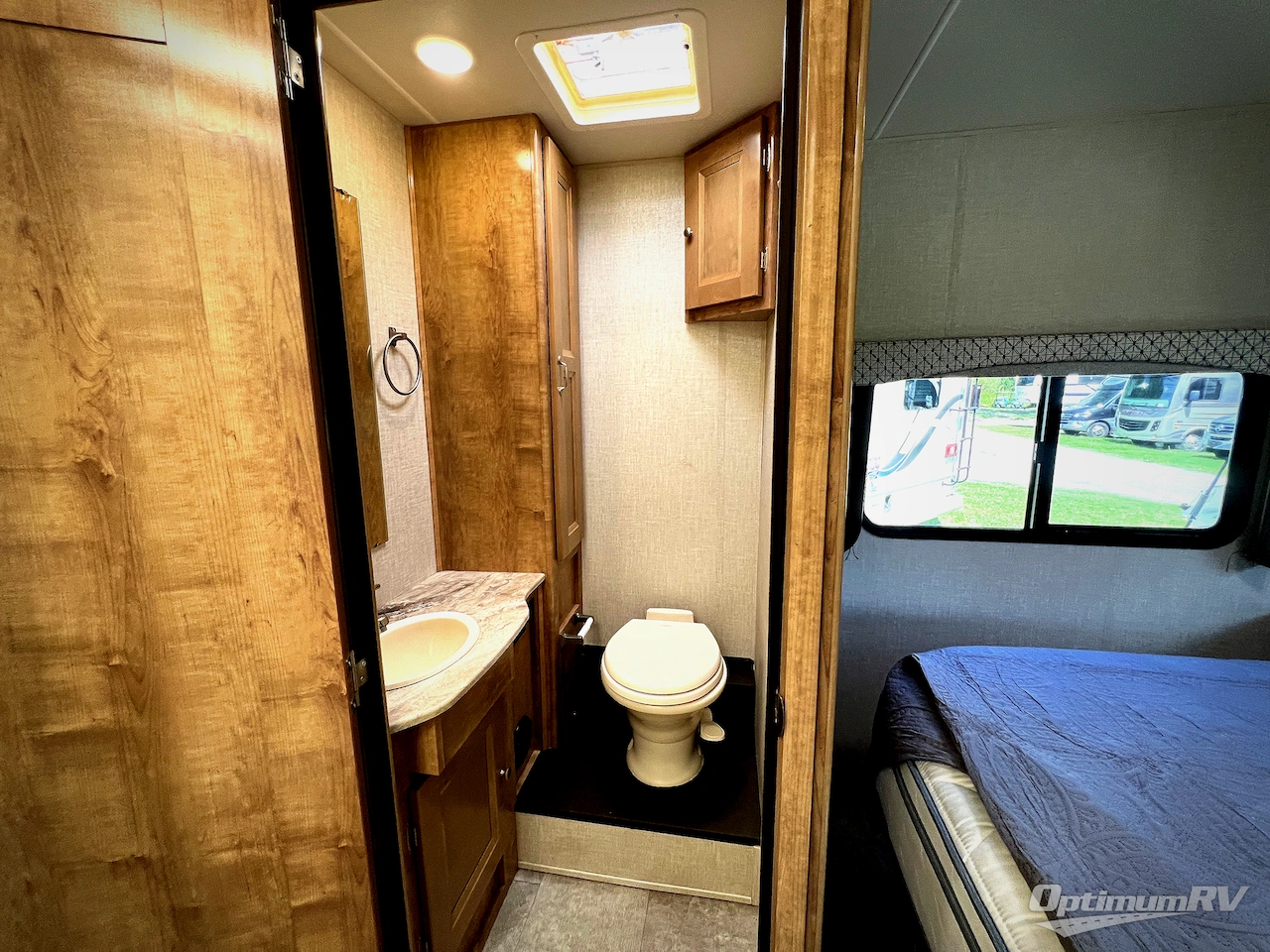 2020 Coachmen Leprechaun 270QB Chevy 4500 Photo 18