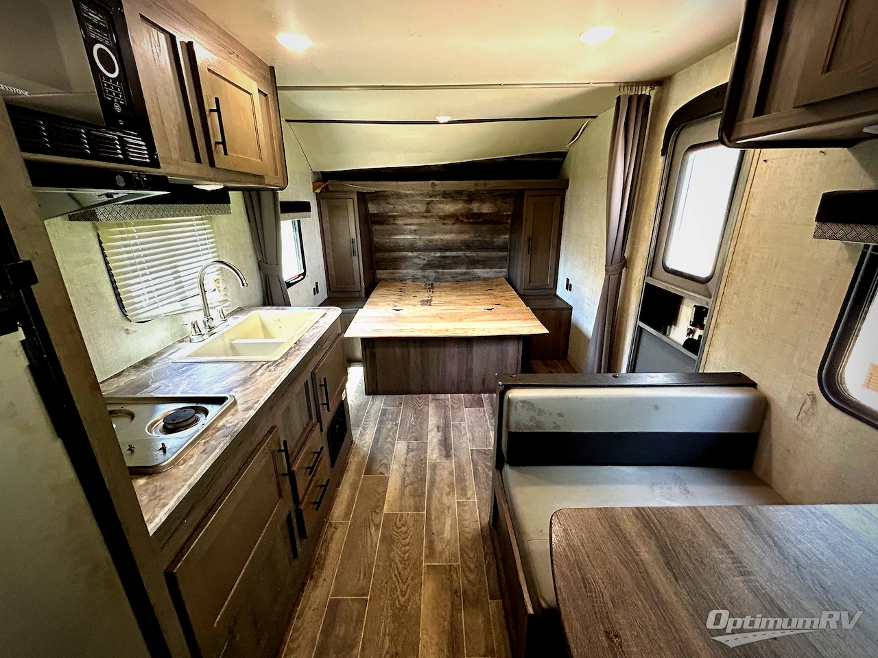 2022 Gulf Stream Conquest Special Edition Series 26BHG Photo 5