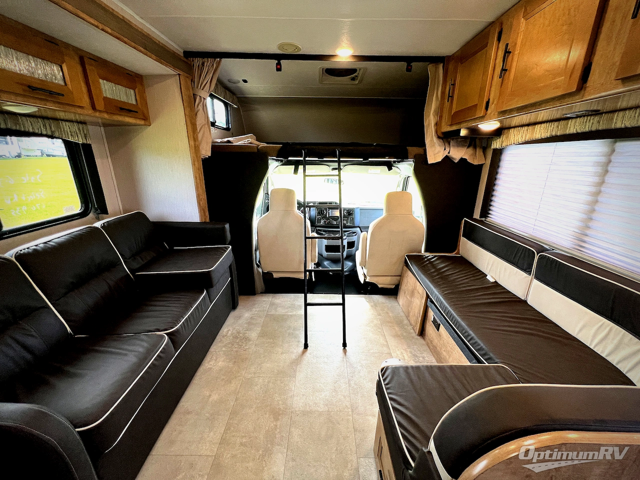 2022 Coachmen Leprechaun Premier 260DS Chevy 4500 Photo 4