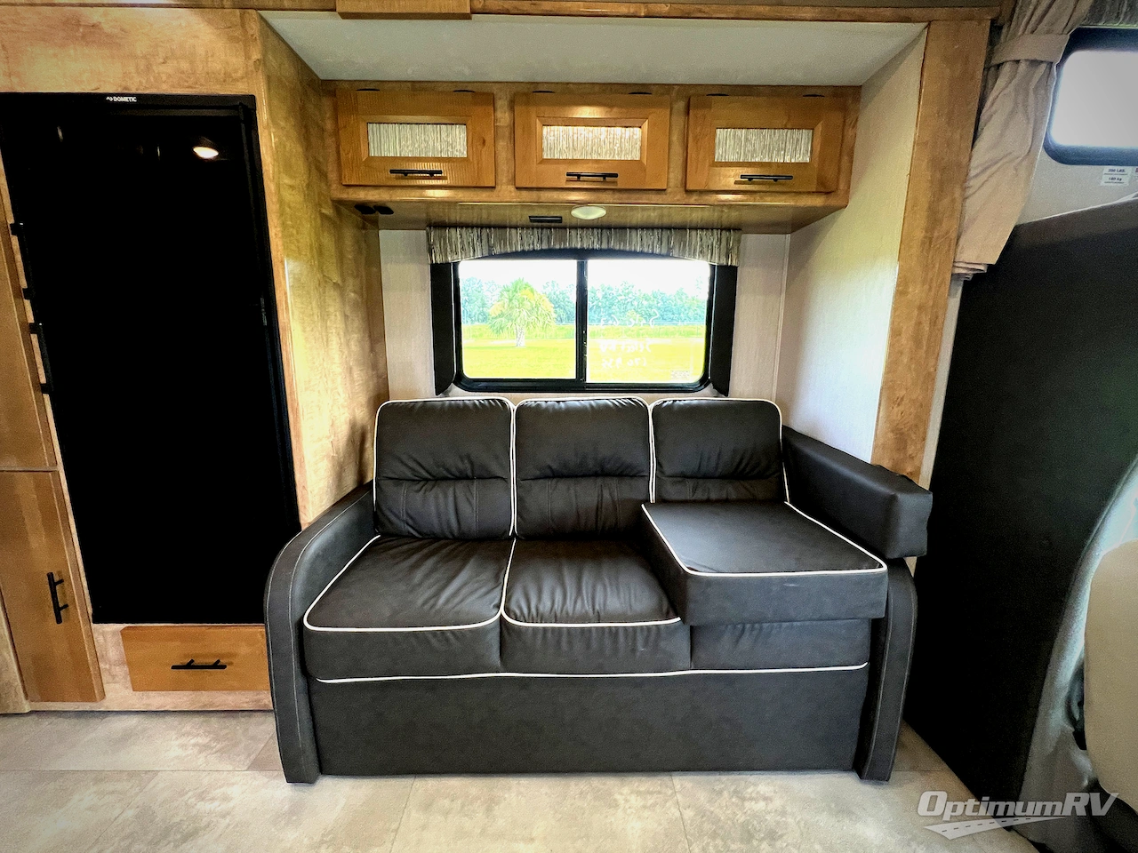 2022 Coachmen Leprechaun Premier 260DS Chevy 4500 Photo 8