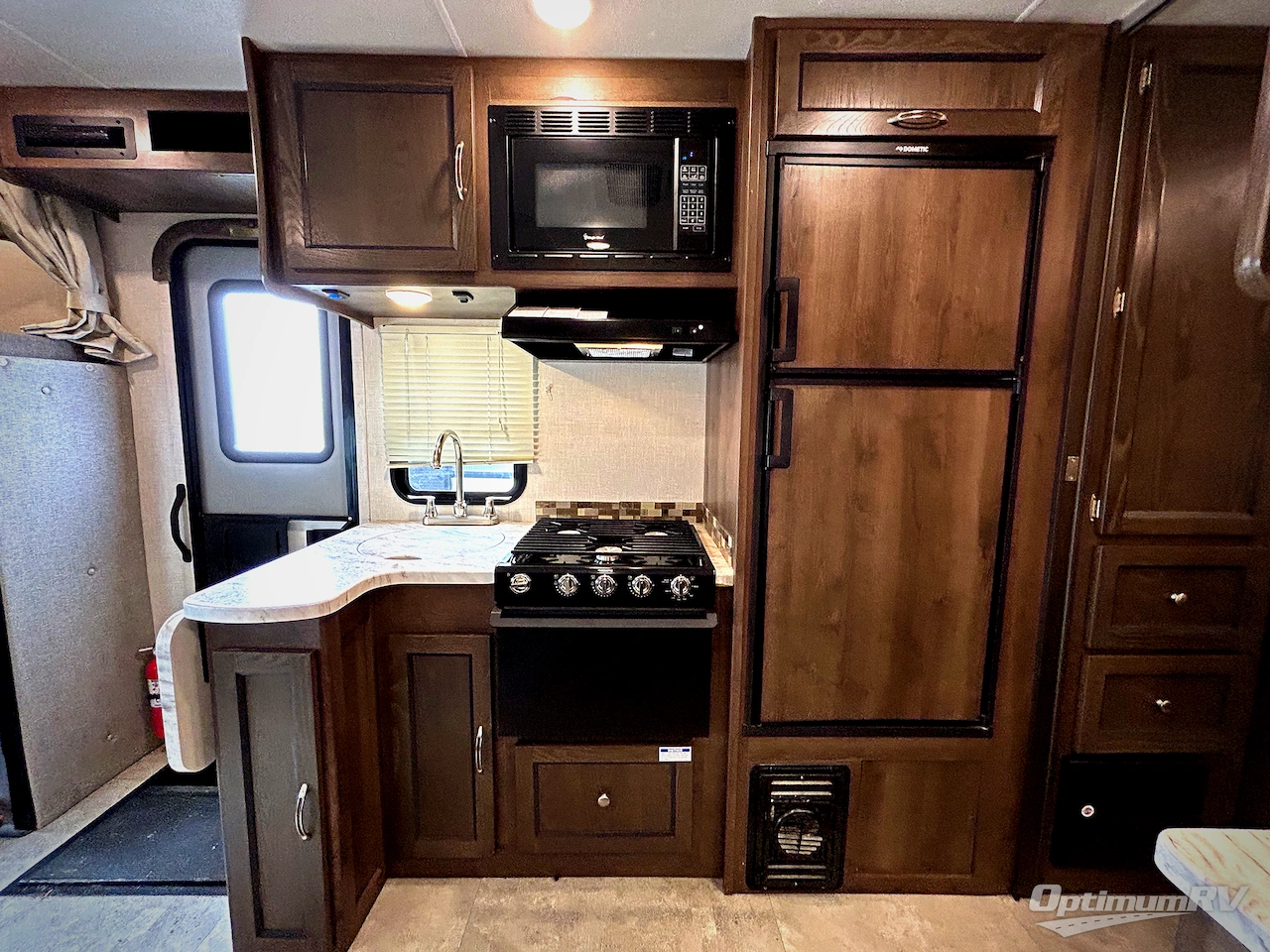 2019 Coachmen Prism 2300 DS Photo 5