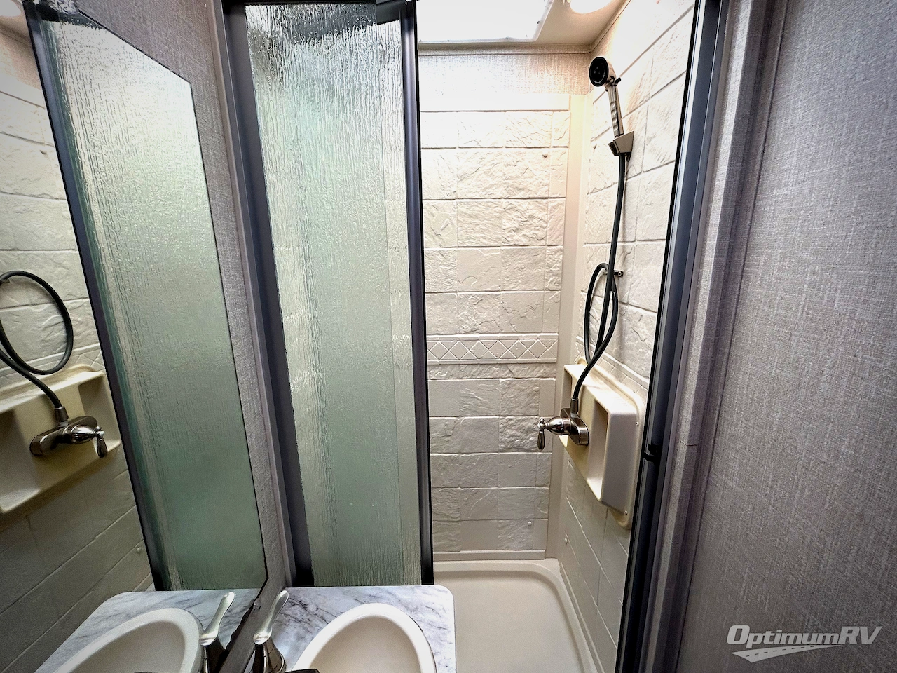 2019 Coachmen Prism 2300 DS Photo 16