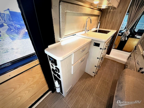 2022 Thor Tellaro 20K RV Photo 3