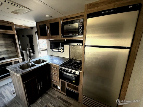 2022 CrossRoads Zinger ZR340BH RV Photo 3