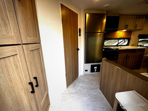 2026 Dutchmen Aspen Trail LE 19RB RV Photo 2