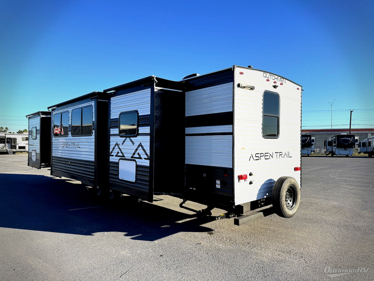 2026 Dutchmen Aspen Trail 38DS Photo 3