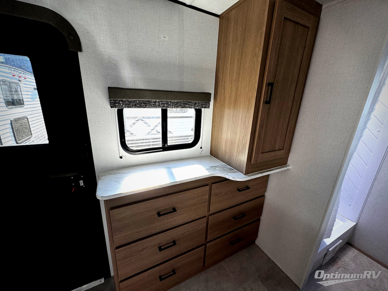 2026 Dutchmen Aspen Trail 38DS Photo 9