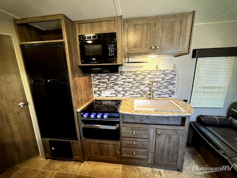 2019 Dutchmen Aspen Trail 25BH RV Photo 3