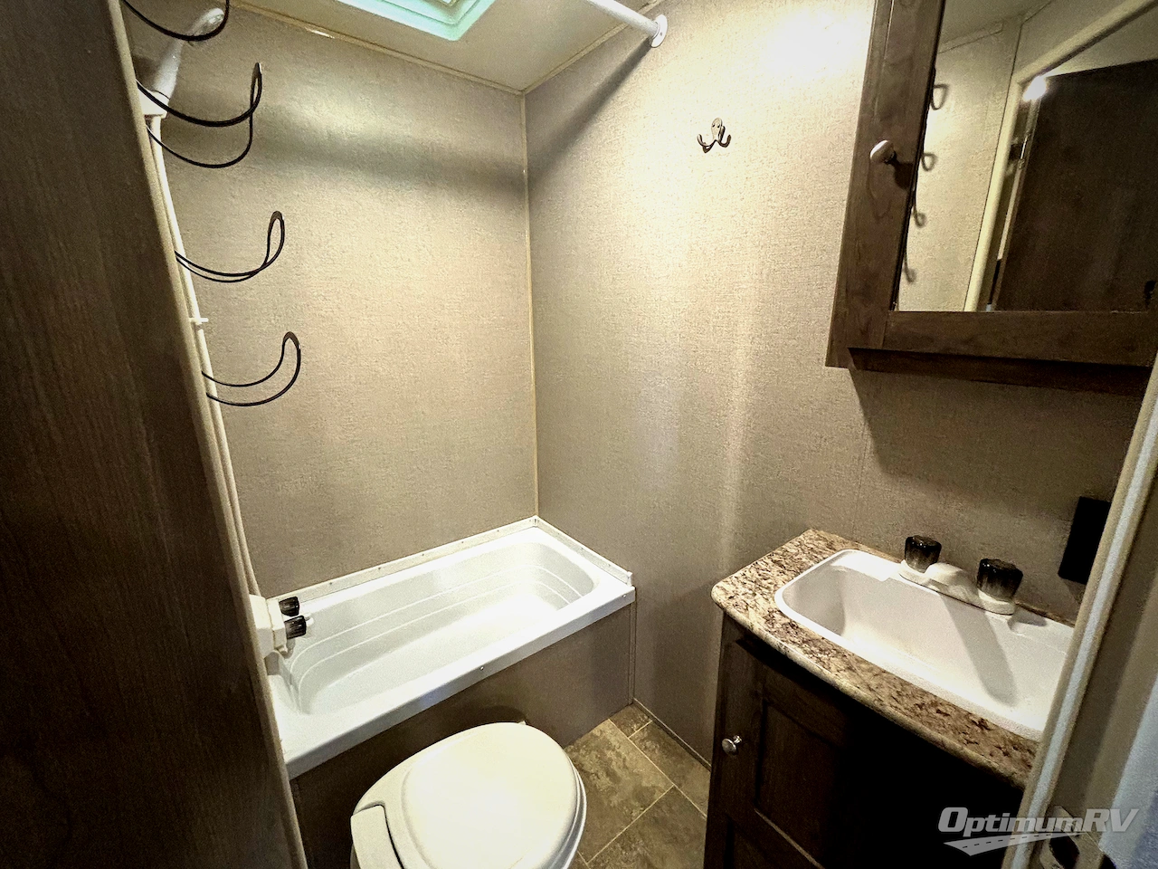 2019 Dutchmen Aspen Trail 25BH Photo 9