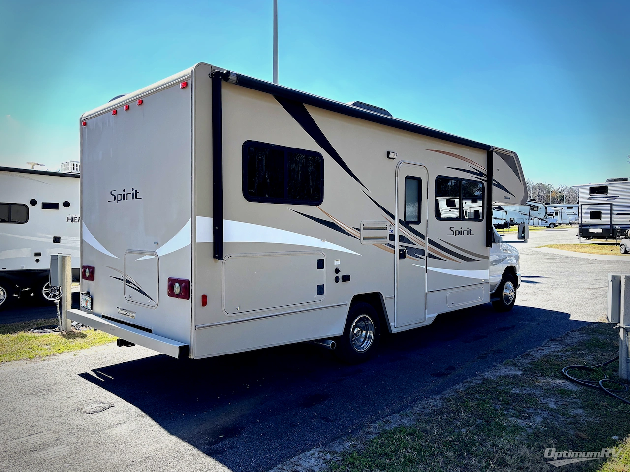 2017 Winnebago Spirit 25B Photo 2