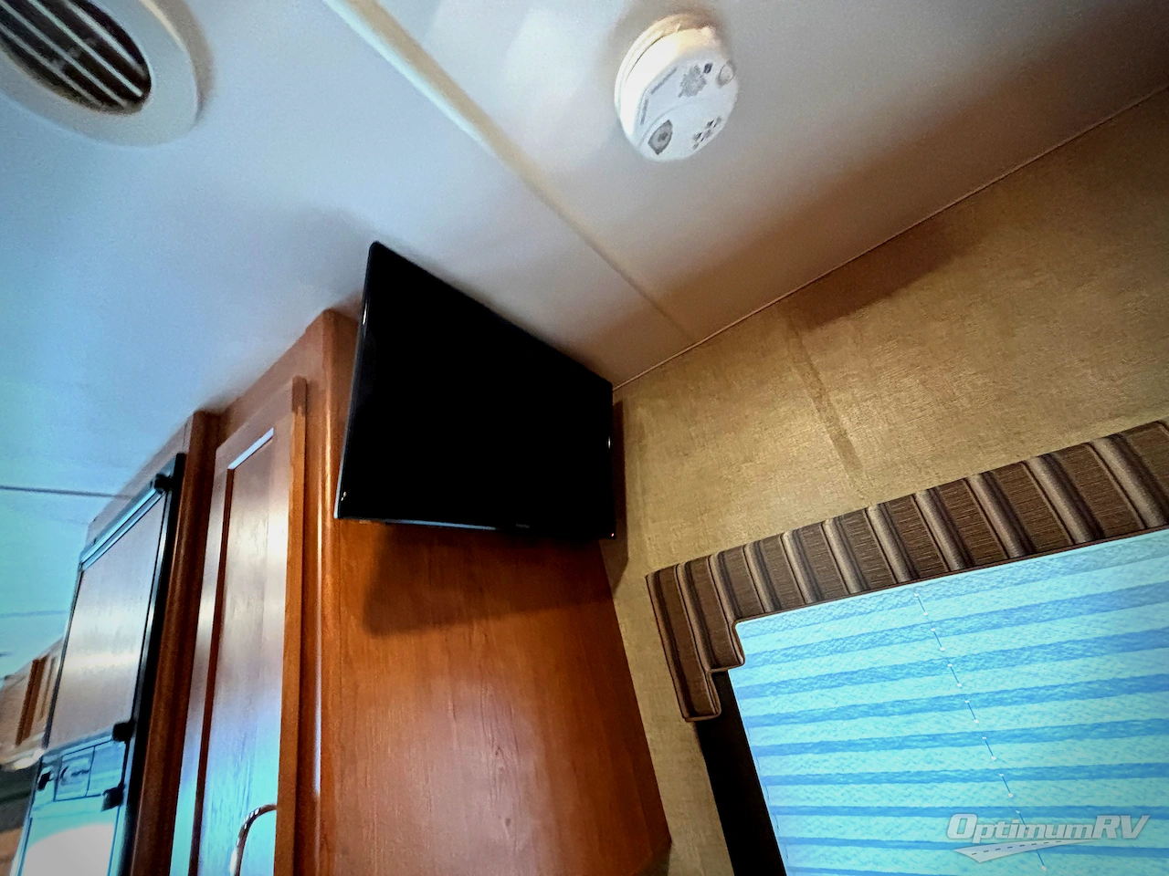 2017 Winnebago Spirit 25B Photo 18