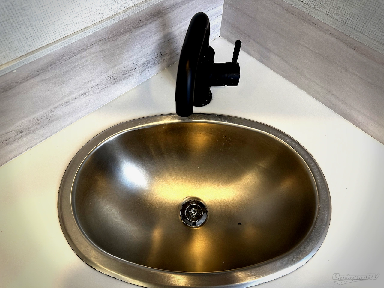 2025 East To West Bravado 33DS Photo 14