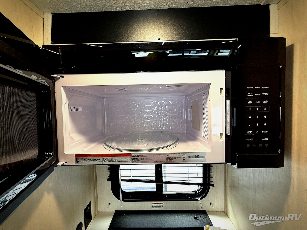 2026 Forest River Cherokee Arctic Wolf 38DST Photo 8