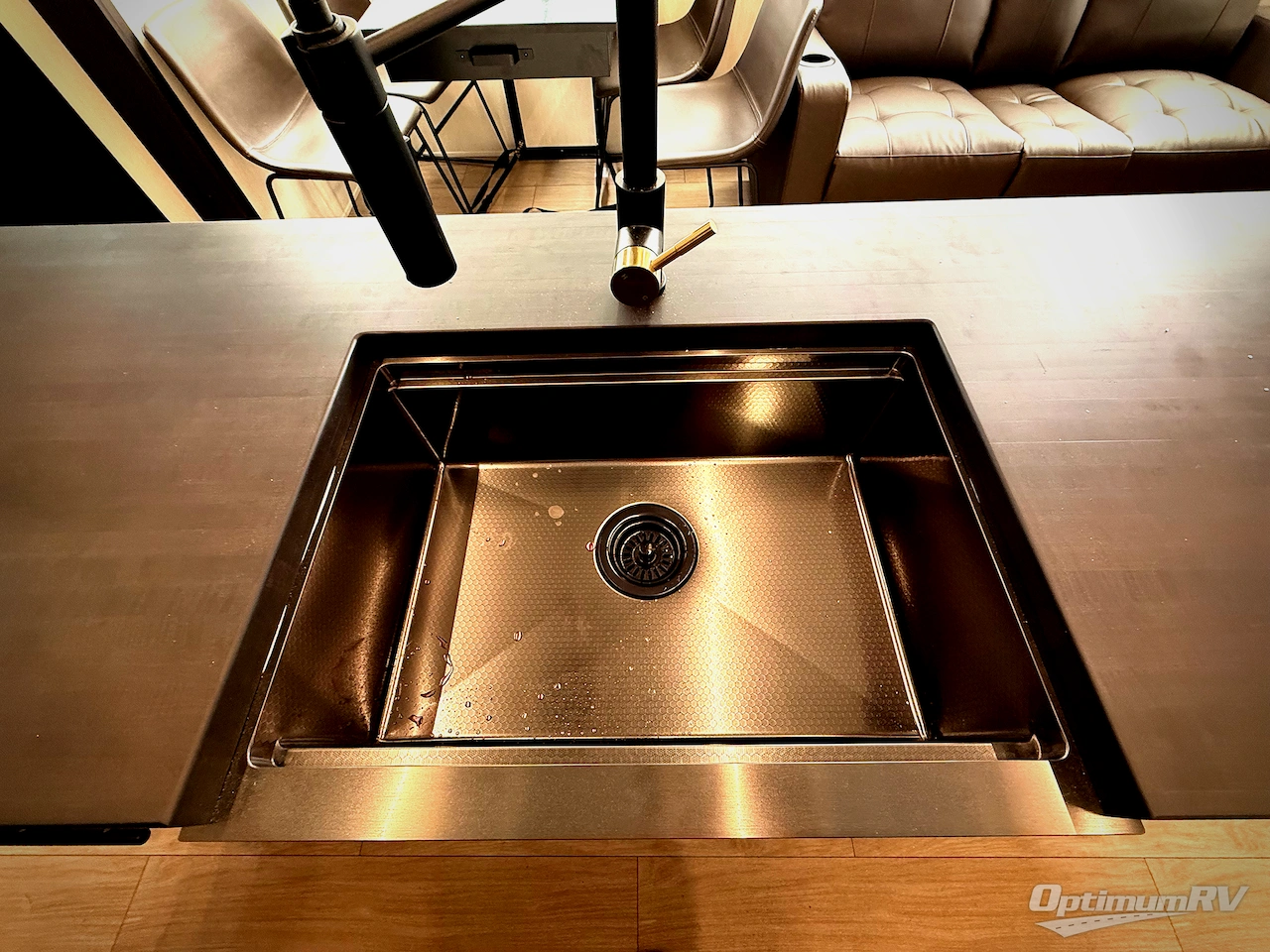 2026 Forest River Cherokee Arctic Wolf 38DST Photo 11