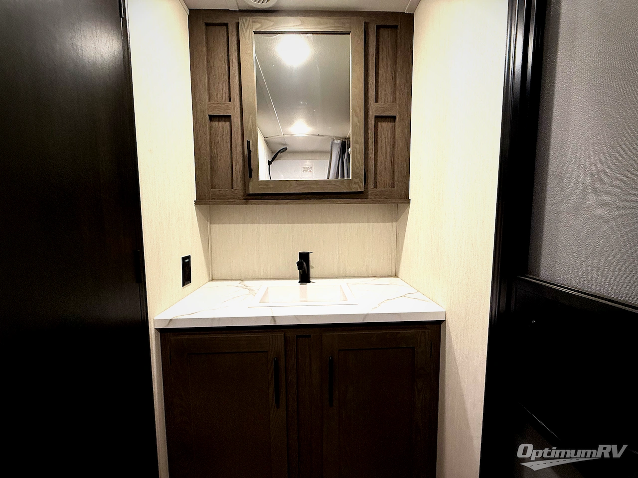 2026 Forest River Cherokee Arctic Wolf 38DST Photo 20