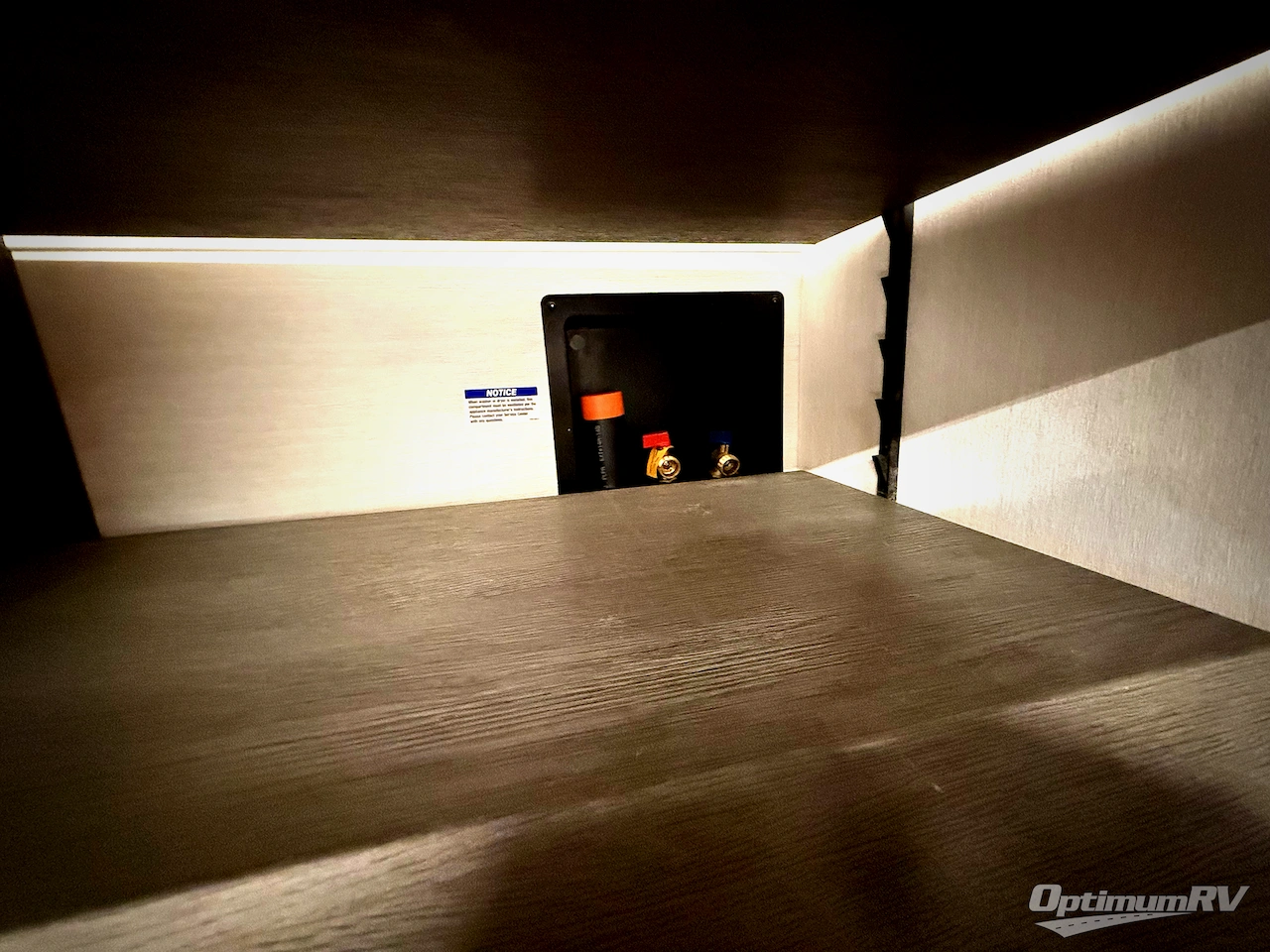 2026 Forest River Cherokee Arctic Wolf 38DST Photo 25