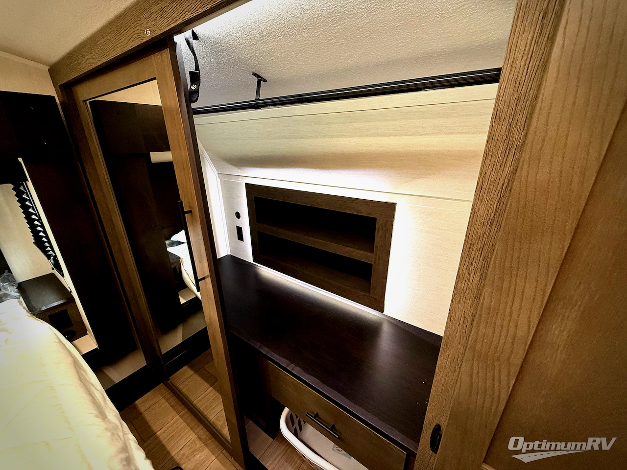 2026 Forest River Cherokee Arctic Wolf 38DST Photo 26