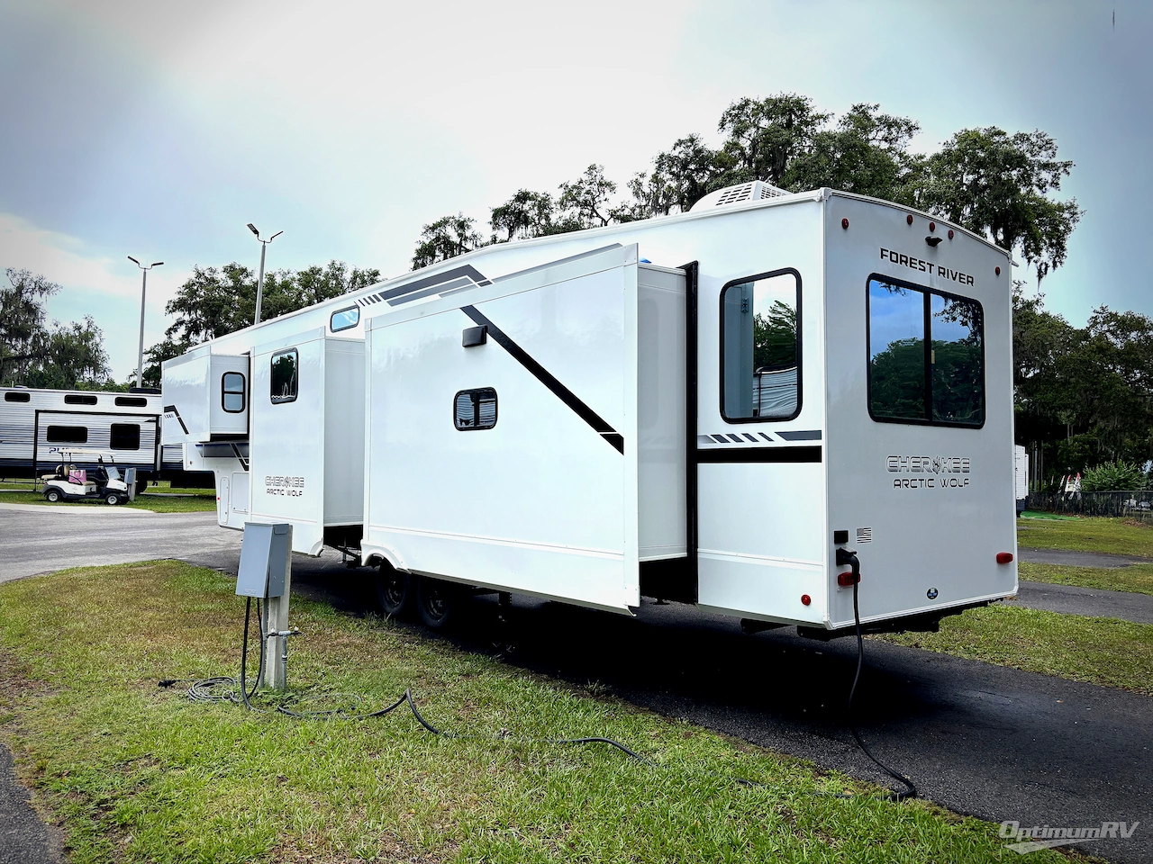2026 Forest River Cherokee Arctic Wolf 3650SUITE Photo 3