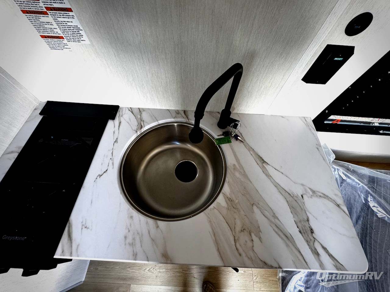 2026 Forest River Cherokee Wolf Pup 14BHLP Photo 7